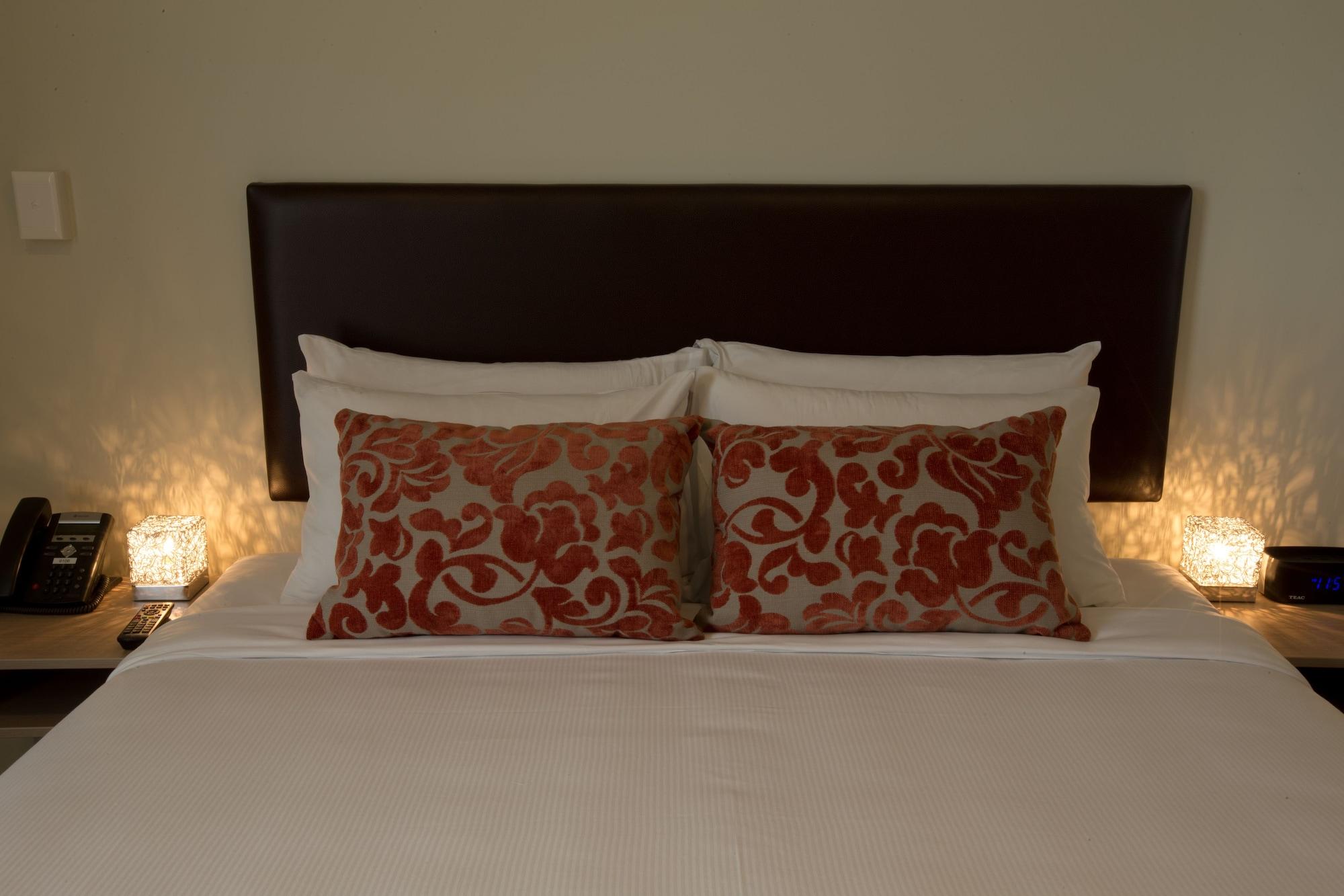 Ramada Suites By Wyndham Christchurch City Екстер'єр фото