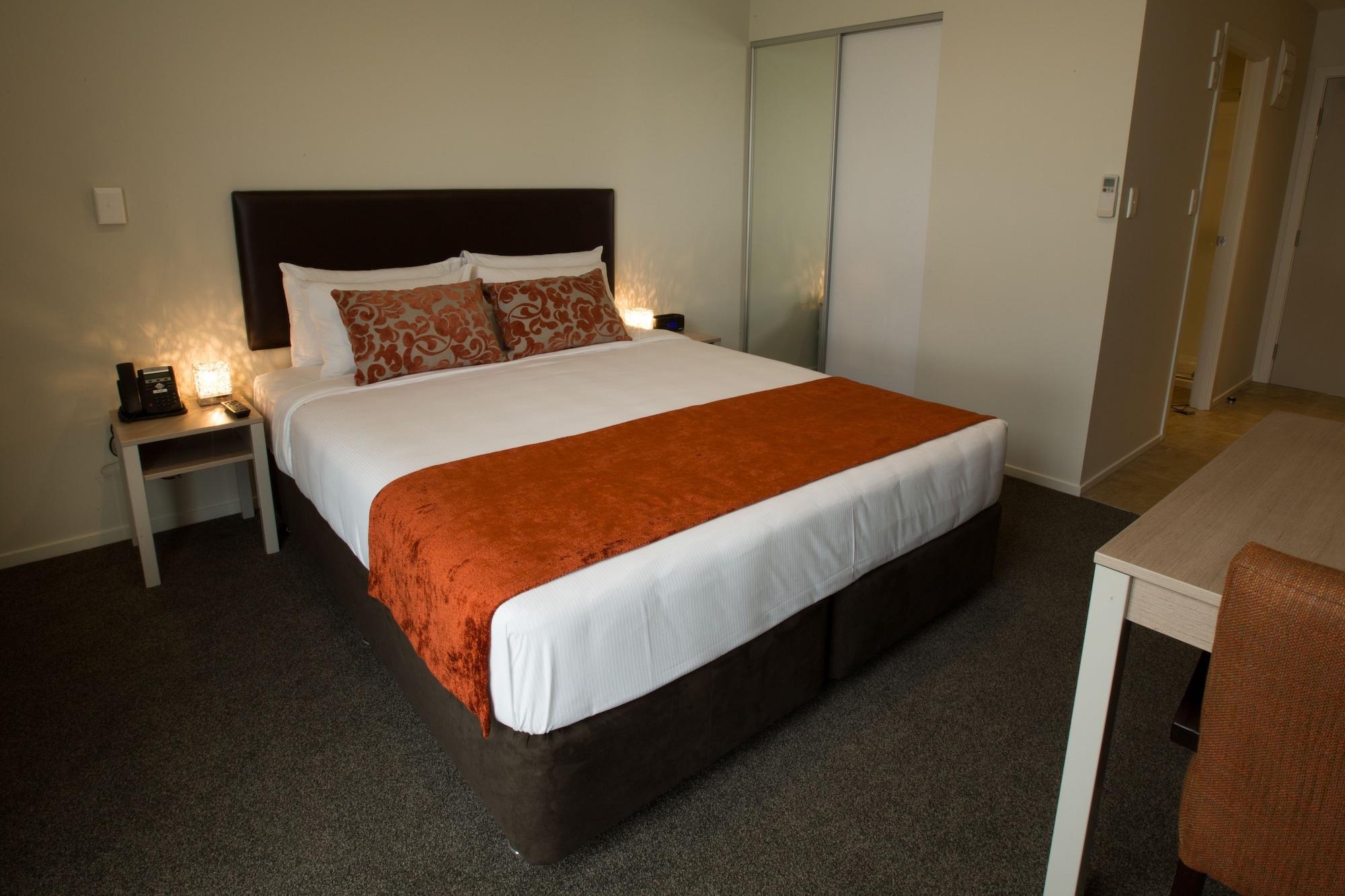 Ramada Suites By Wyndham Christchurch City Екстер'єр фото