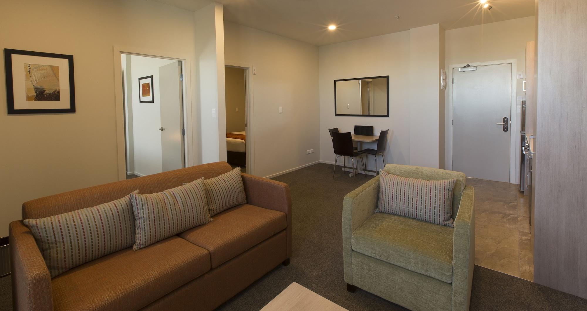 Ramada Suites By Wyndham Christchurch City Екстер'єр фото