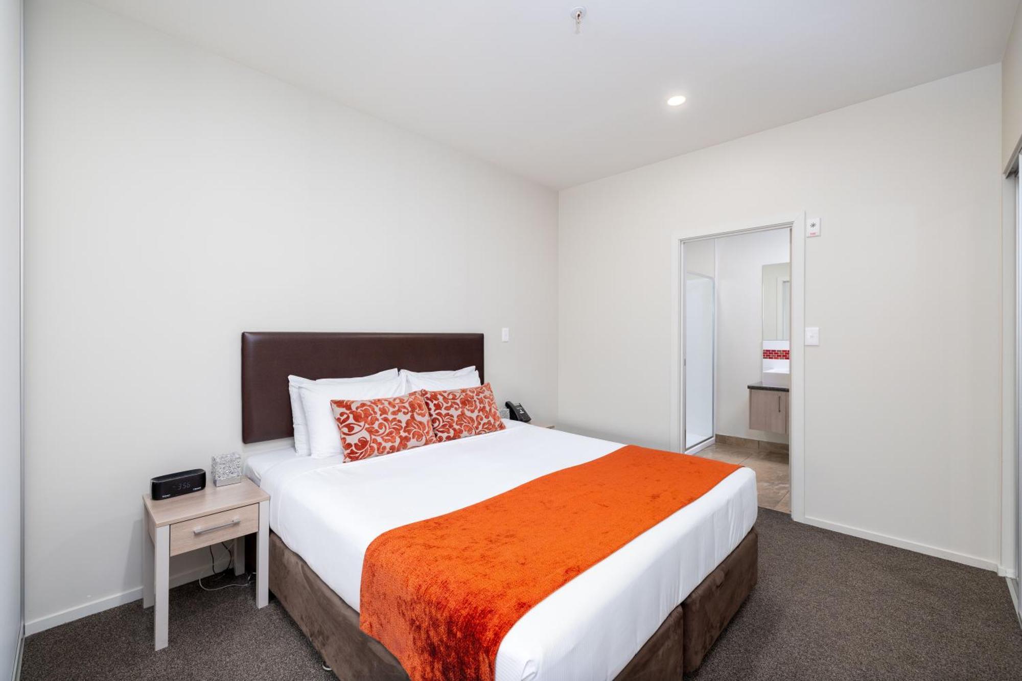 Ramada Suites By Wyndham Christchurch City Екстер'єр фото