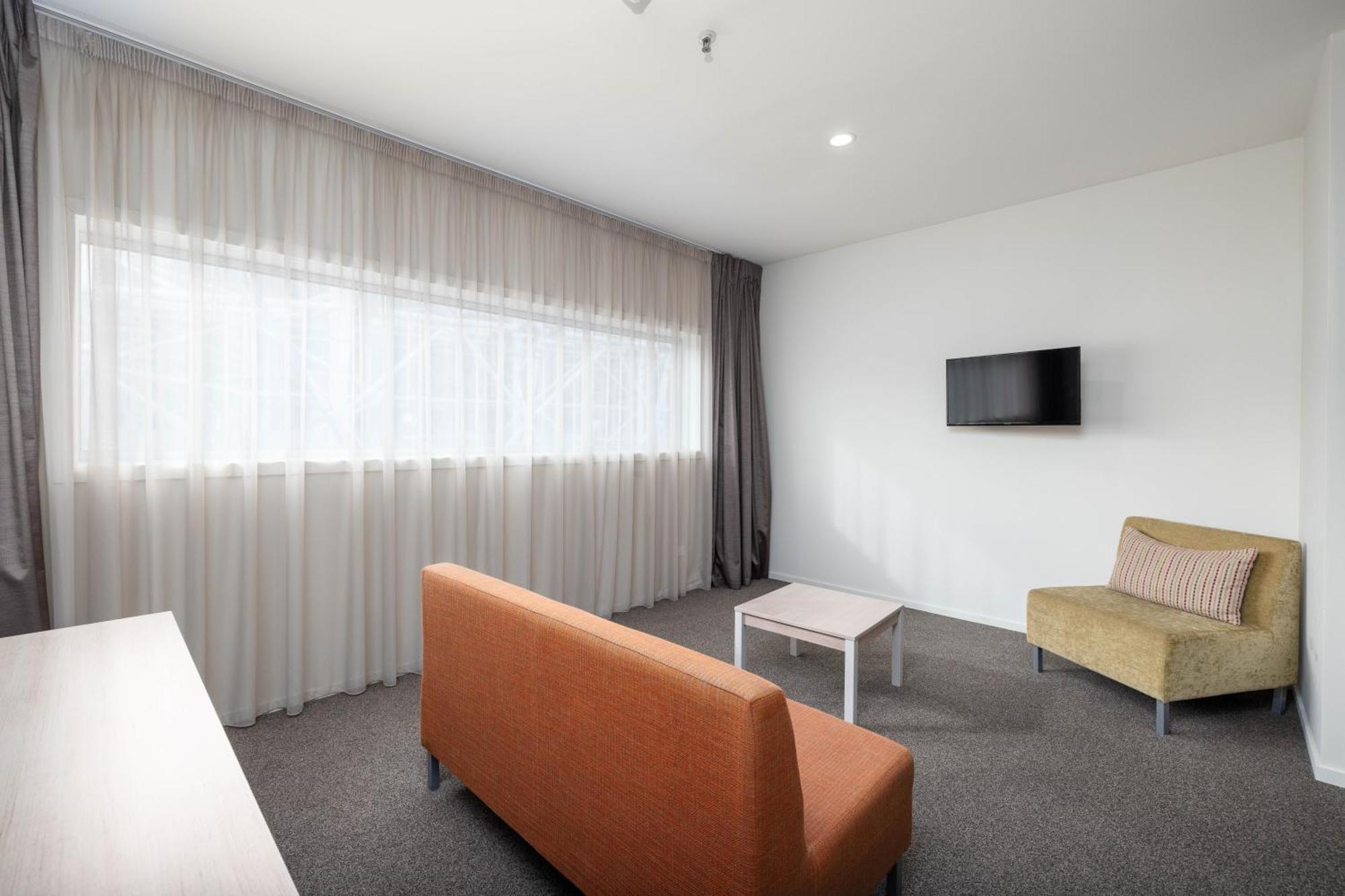 Ramada Suites By Wyndham Christchurch City Екстер'єр фото