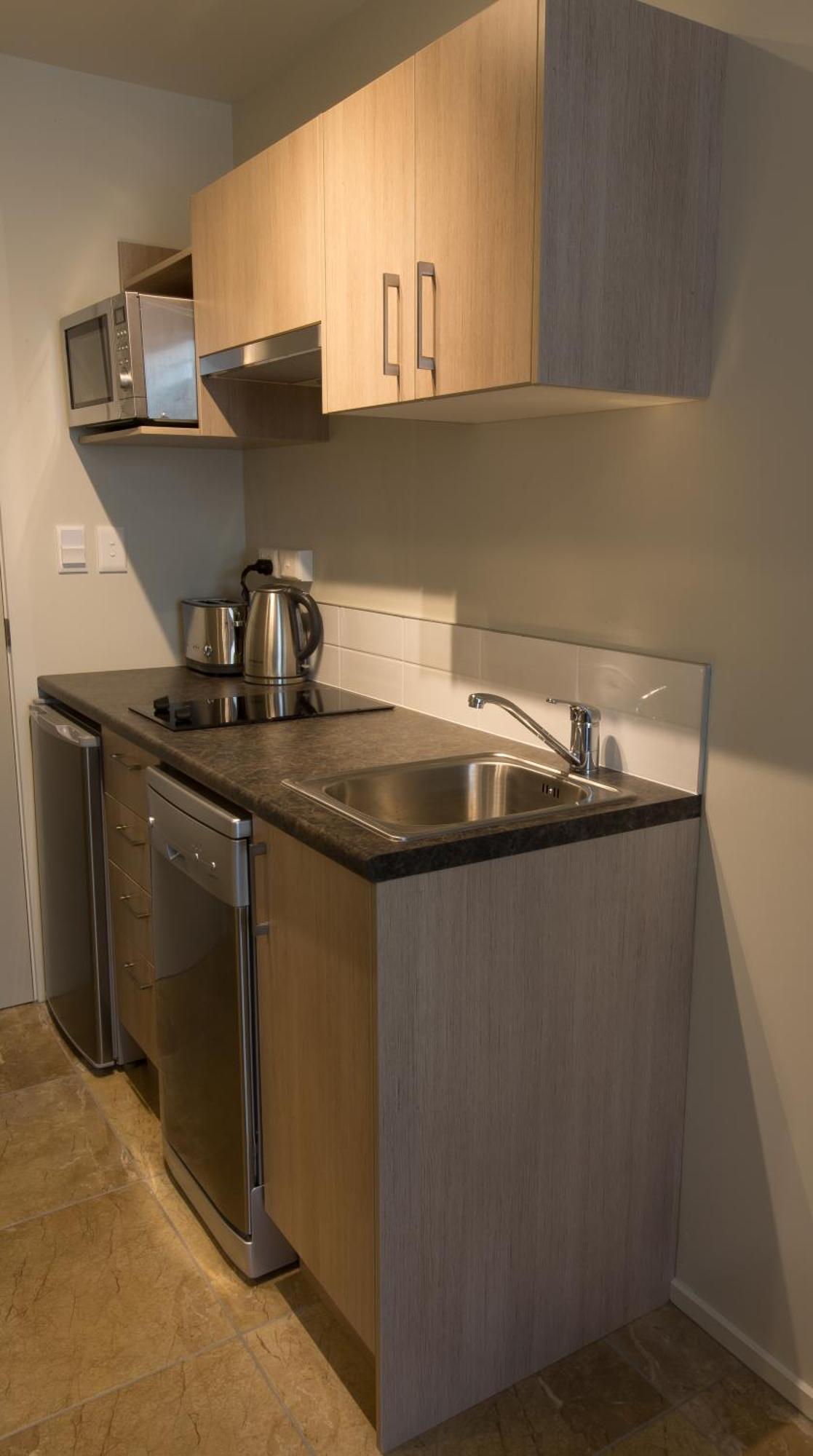 Ramada Suites By Wyndham Christchurch City Екстер'єр фото