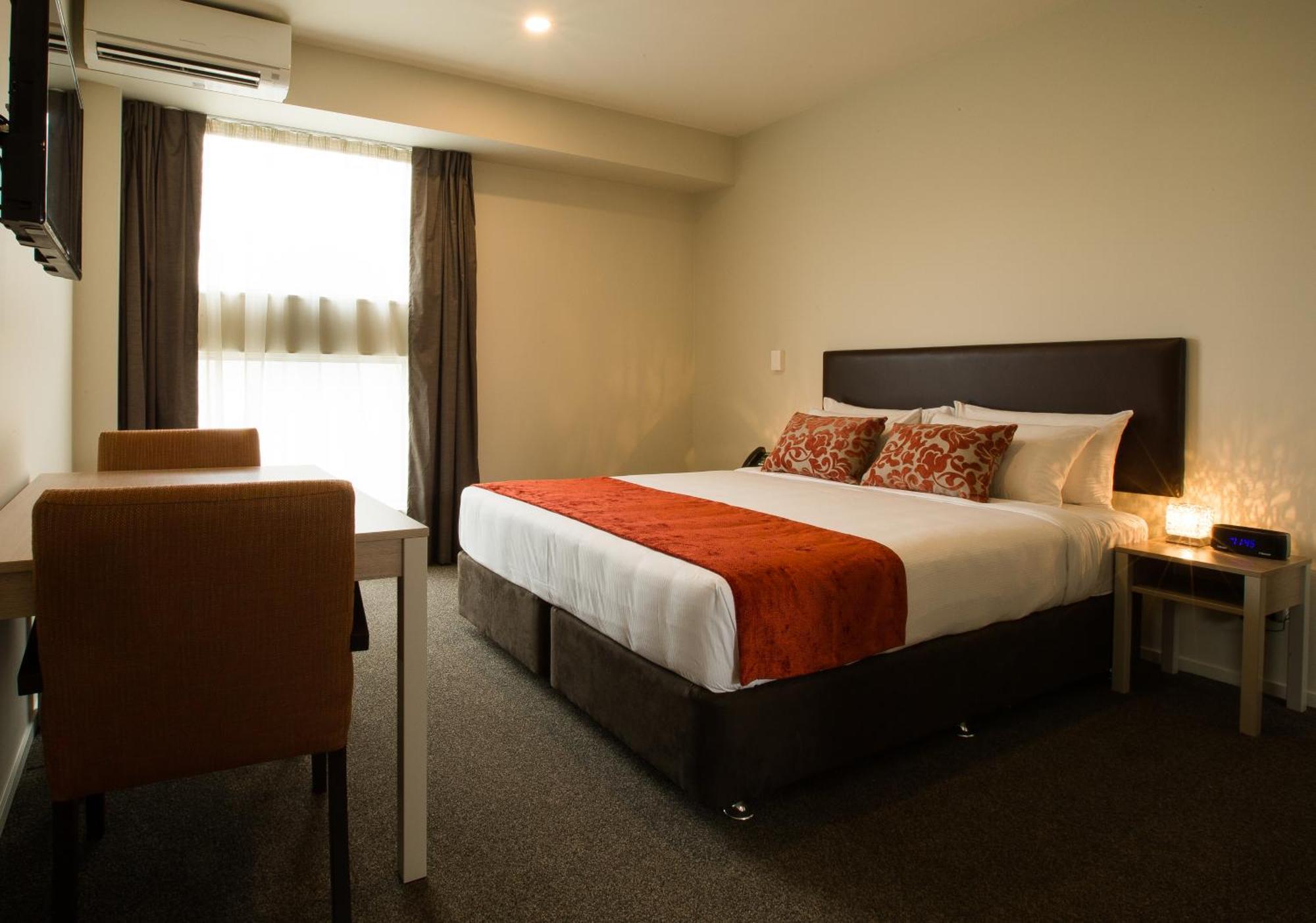 Ramada Suites By Wyndham Christchurch City Екстер'єр фото