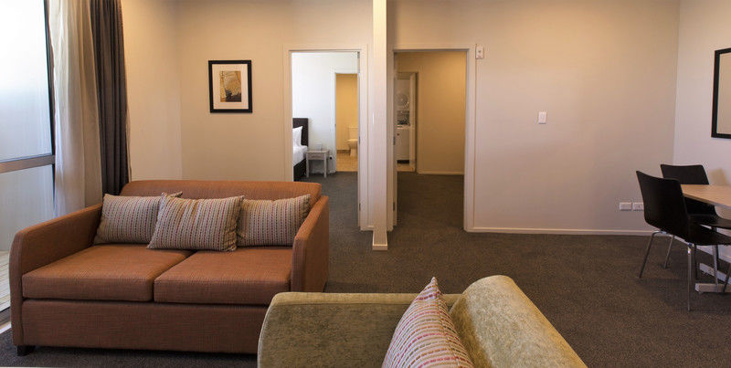 Ramada Suites By Wyndham Christchurch City Екстер'єр фото