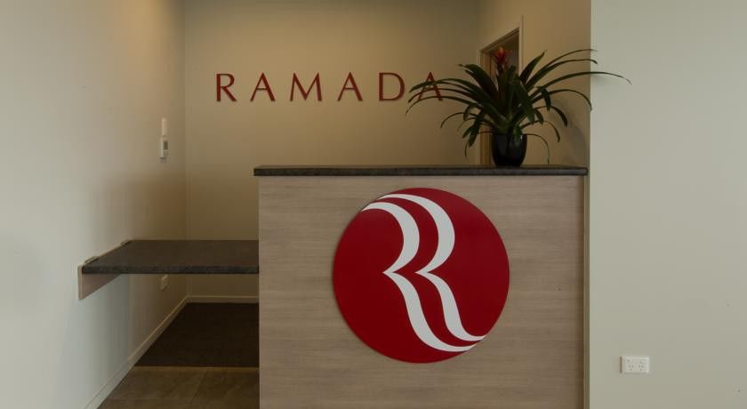 Ramada Suites By Wyndham Christchurch City Екстер'єр фото