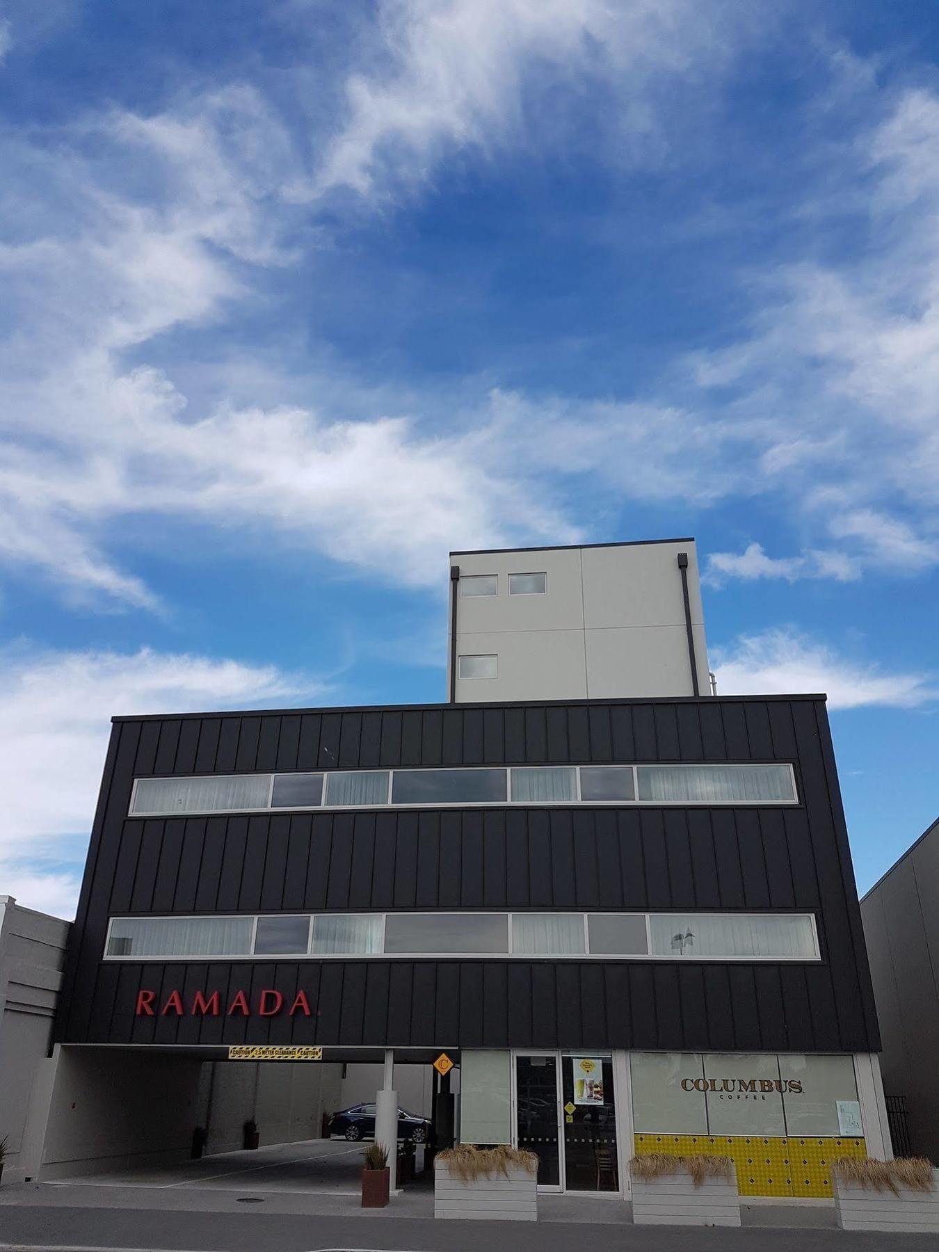 Ramada Suites By Wyndham Christchurch City Екстер'єр фото