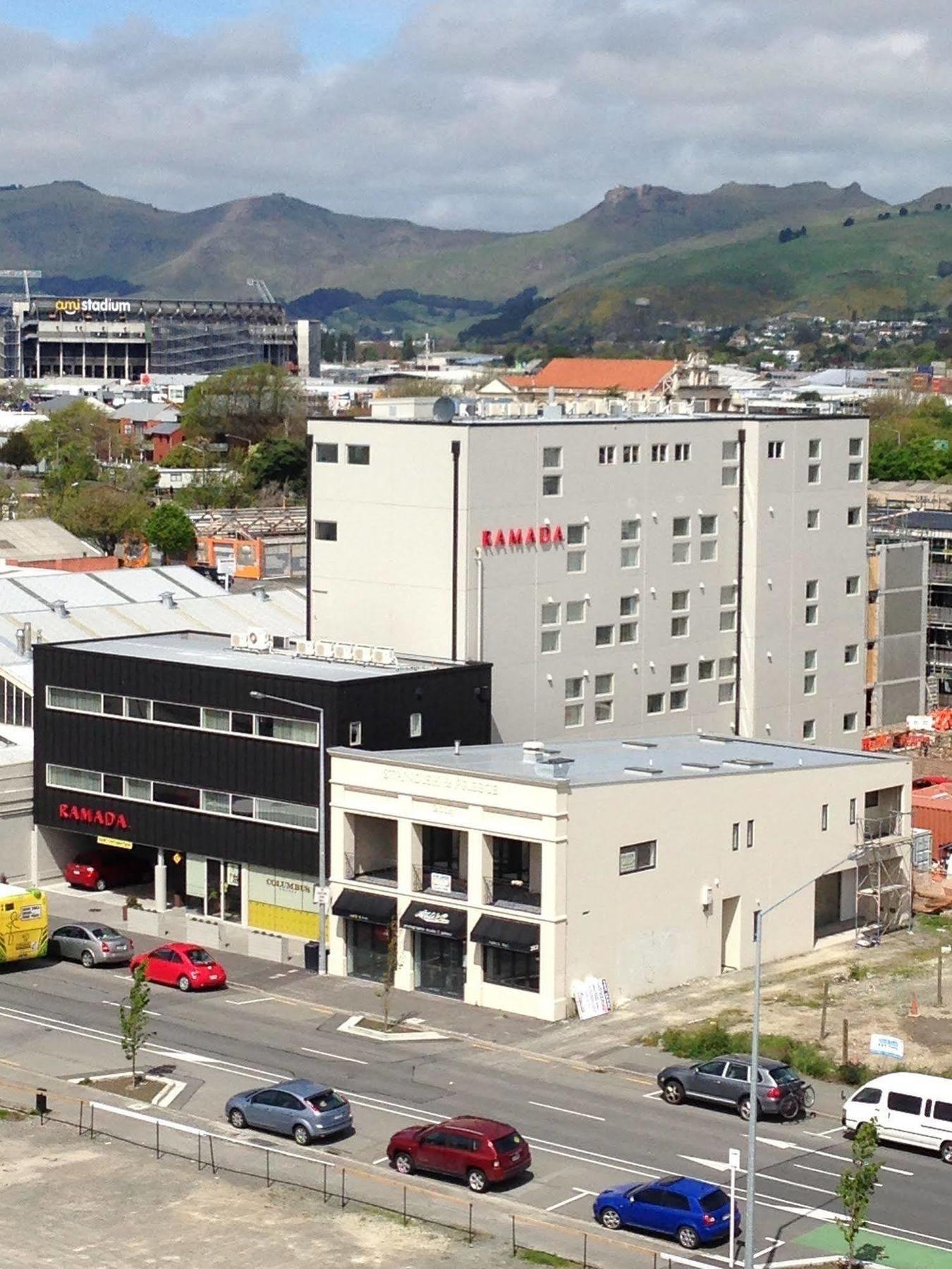 Ramada Suites By Wyndham Christchurch City Екстер'єр фото