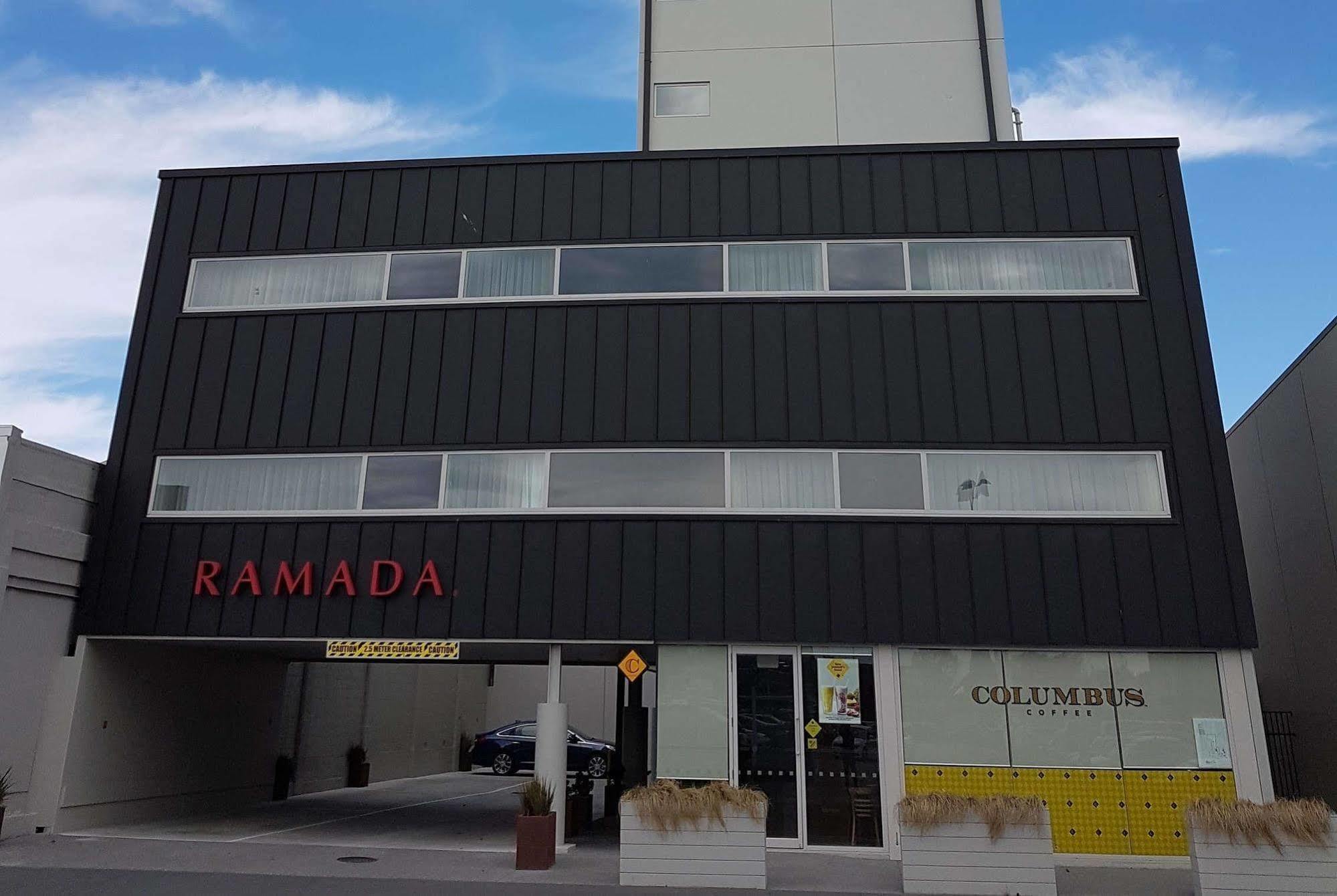 Ramada Suites By Wyndham Christchurch City Екстер'єр фото