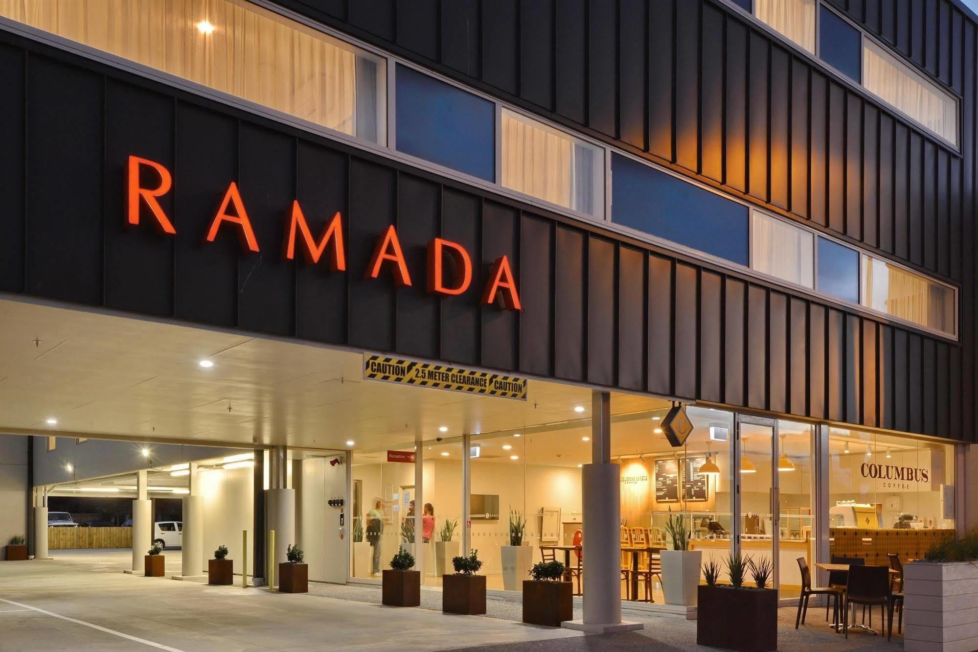 Ramada Suites By Wyndham Christchurch City Екстер'єр фото