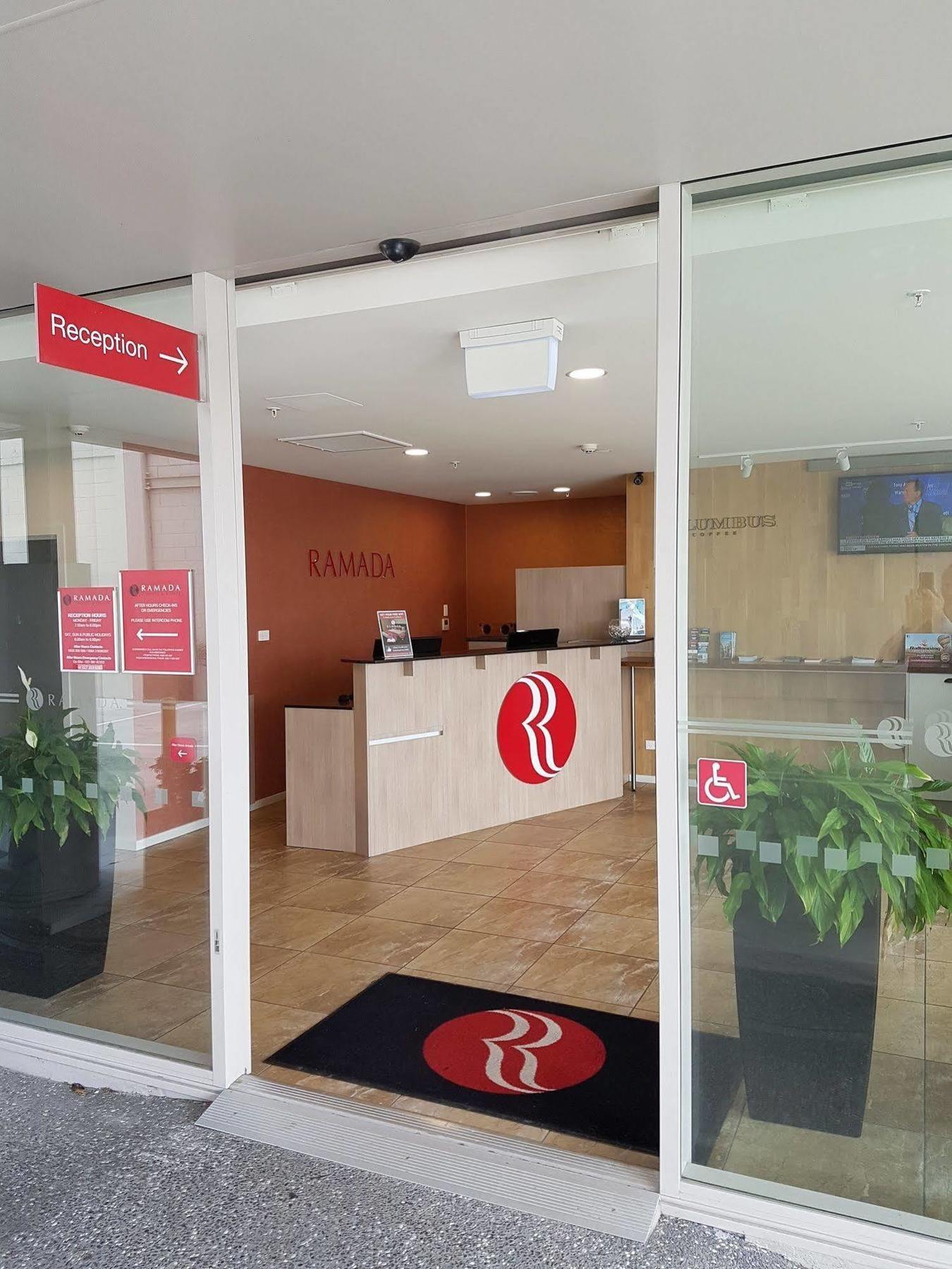 Ramada Suites By Wyndham Christchurch City Екстер'єр фото