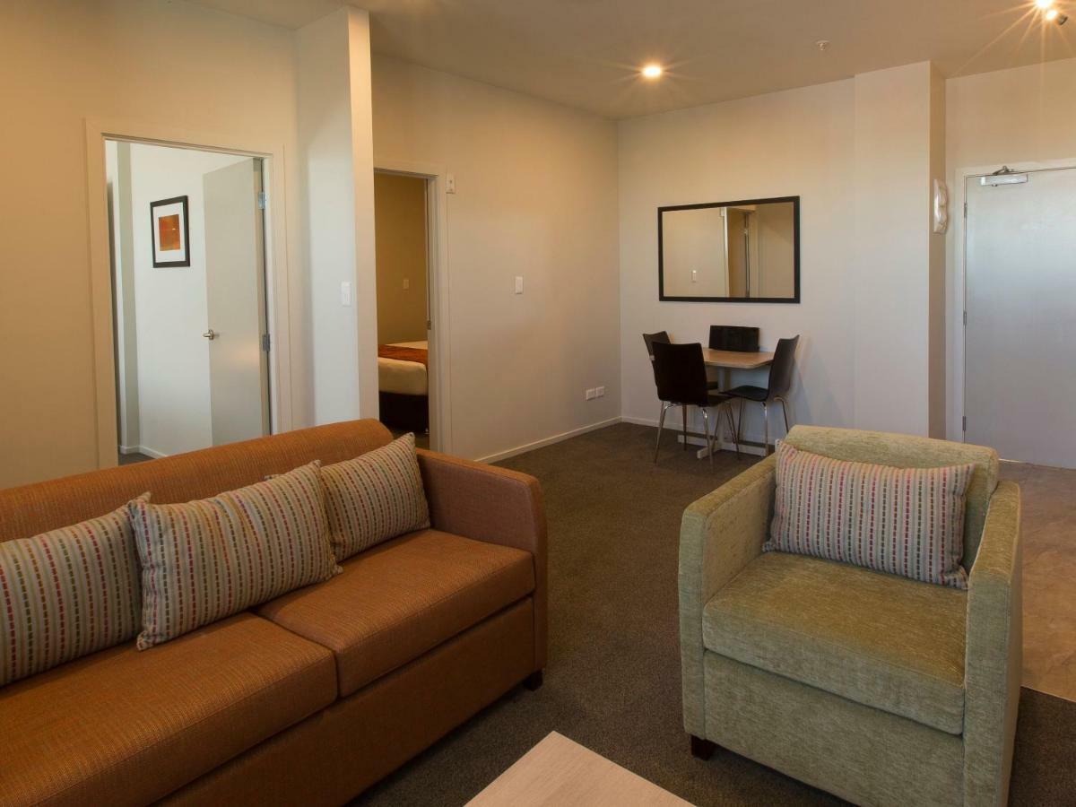 Ramada Suites By Wyndham Christchurch City Екстер'єр фото
