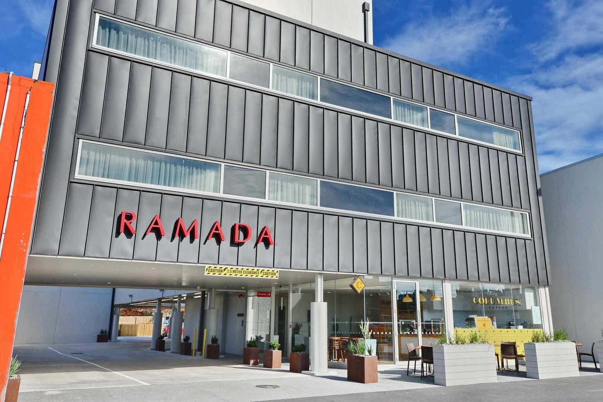 Ramada Suites By Wyndham Christchurch City Екстер'єр фото